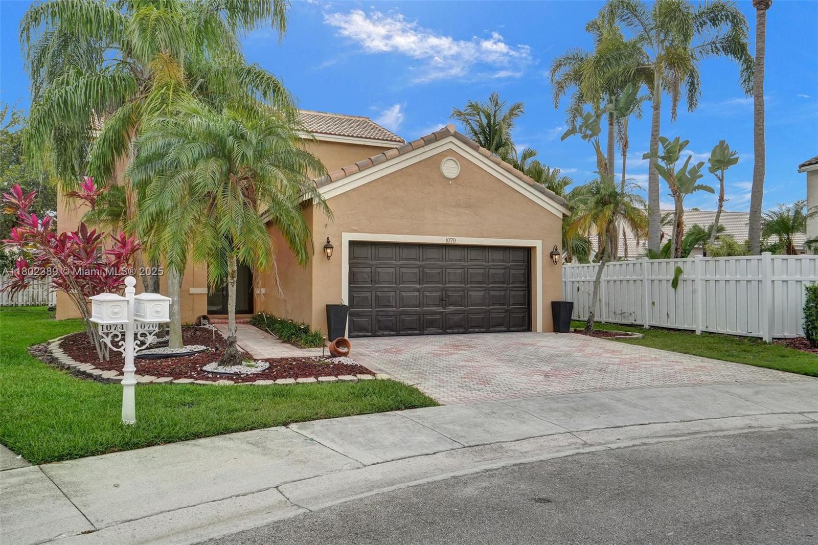 1070 Briar Ridge Rd, Weston FL 33327