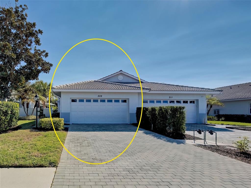 209 RECLINATA CIRCLE