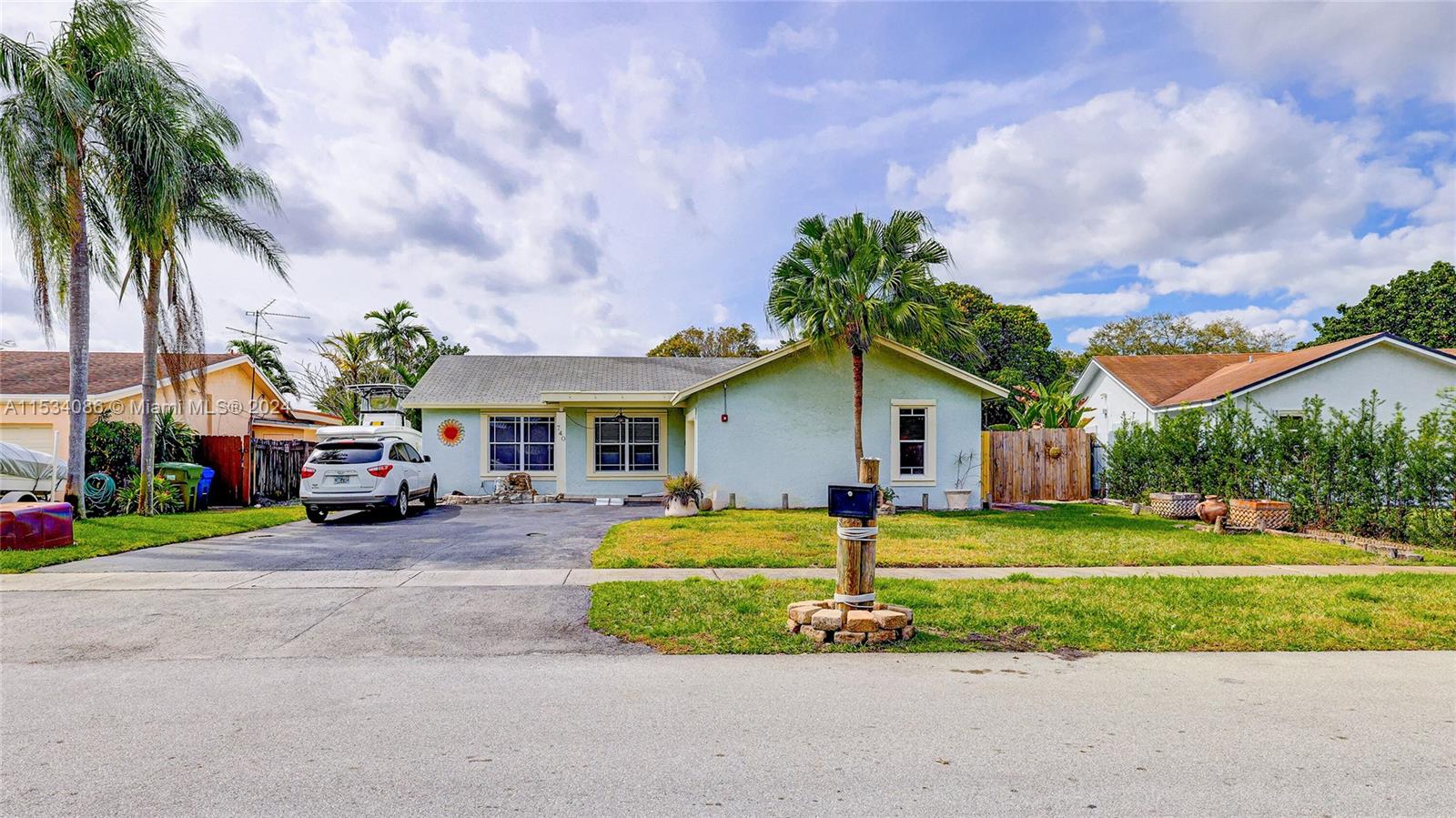 740 NW 85th Way, Pembroke Pines FL 33024