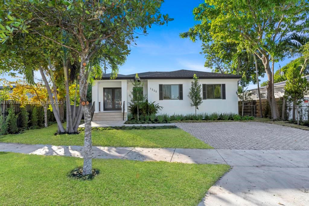 1520 NW 29th Ave, Miami FL 33125