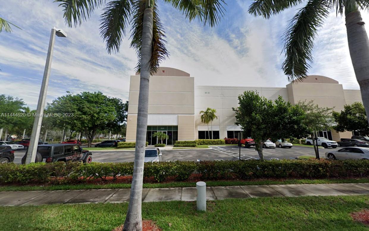 POMPANO BEACH, FL — photo 3 of 4