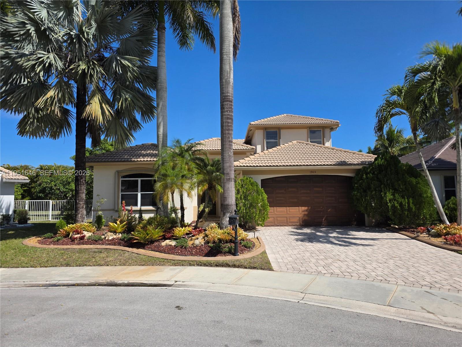 1905 Harbor View Cir, Weston FL 33327