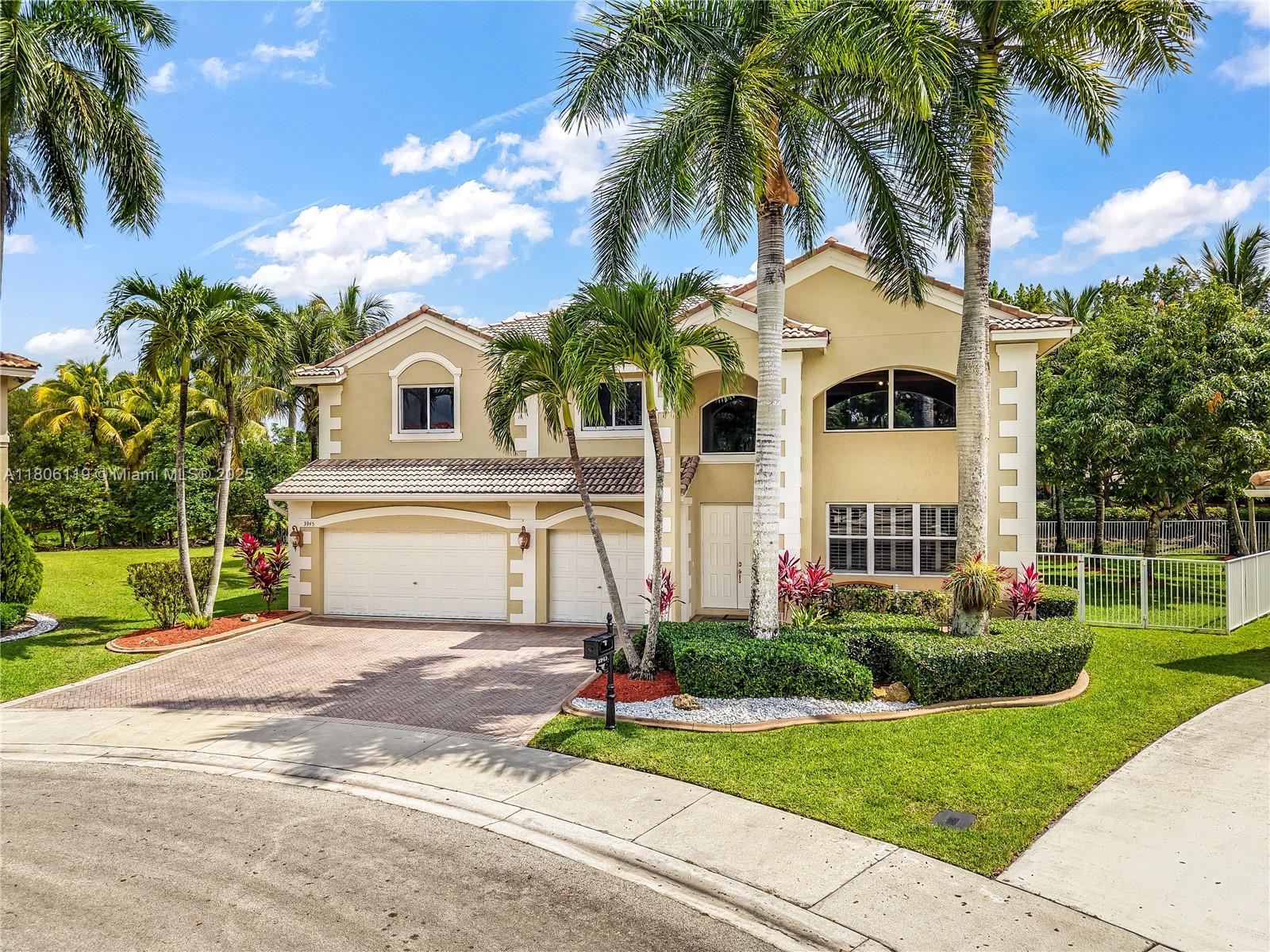 3945 Heron Ridge Ln, Weston FL 33331
