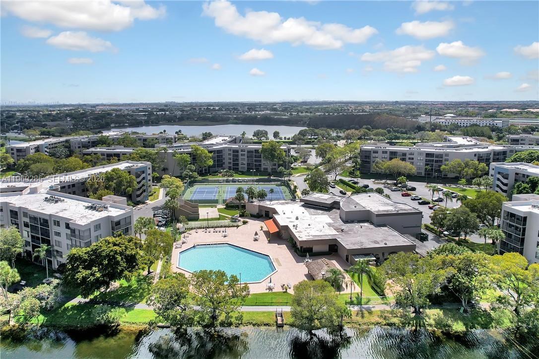 900 Colony Point Cir # 505, Pembroke Pines FL 3306