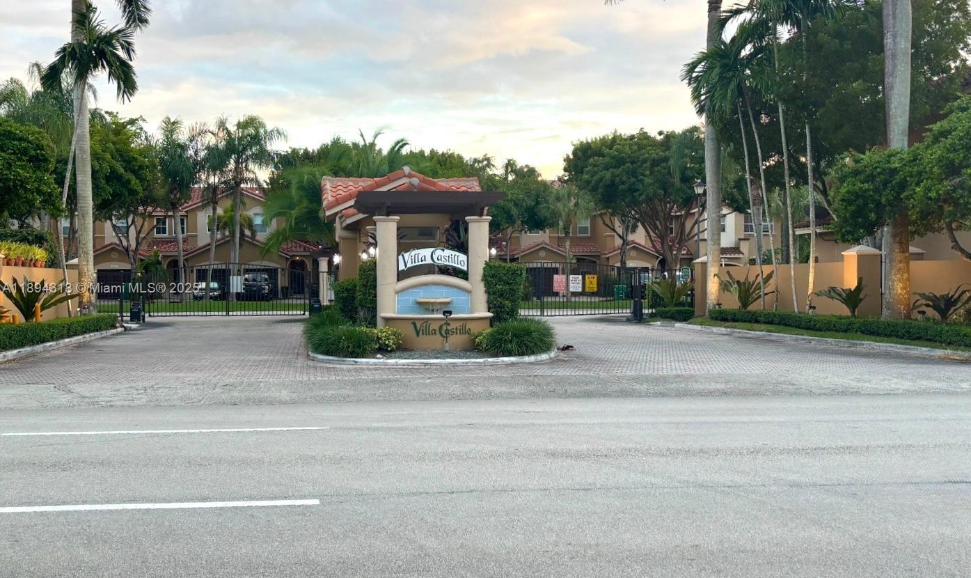 8922 SW 108th Pl, Miami FL 33176