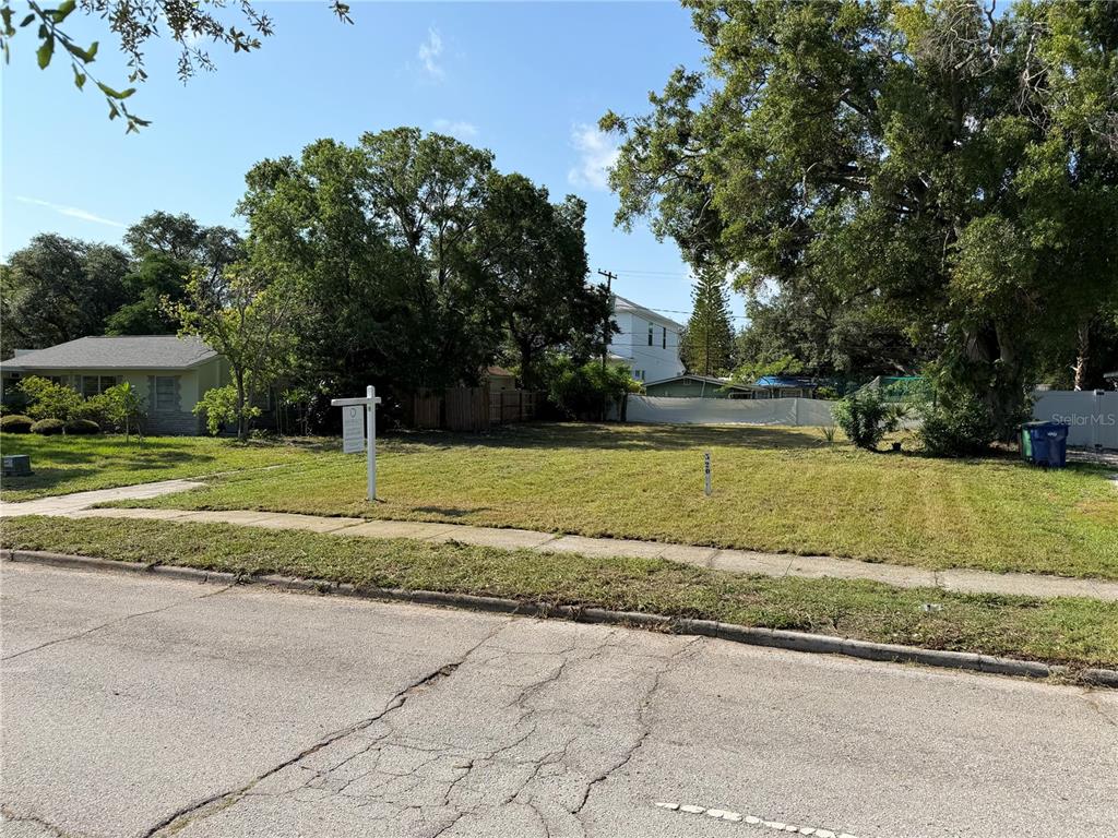 4608 W EL PRADO BOULEVARD, TAMPA, FL — photo 4 of 5