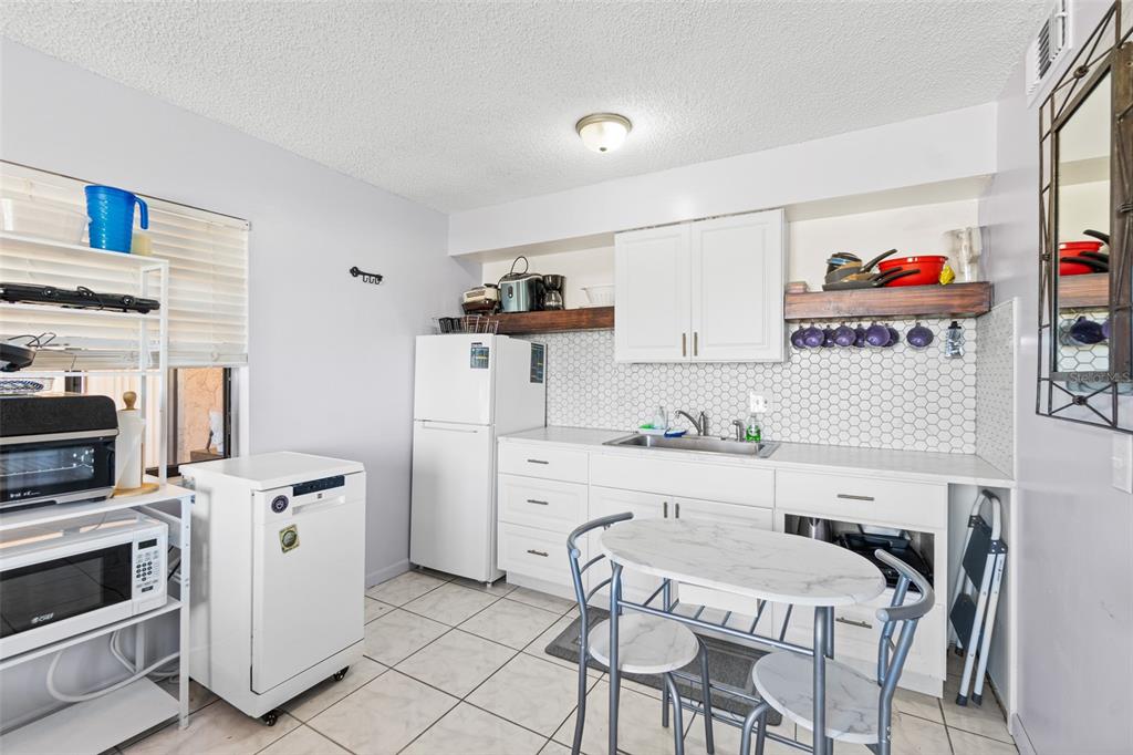 232 SAN JUAN CIRCLE, MELBOURNE, FL — photo 4 of 25