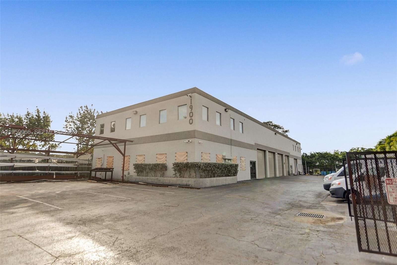 1900 NW 32nd St, Pompano Beach FL 33064