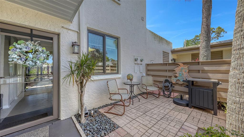 564 LAKESIDE DRIVE UNIT 564