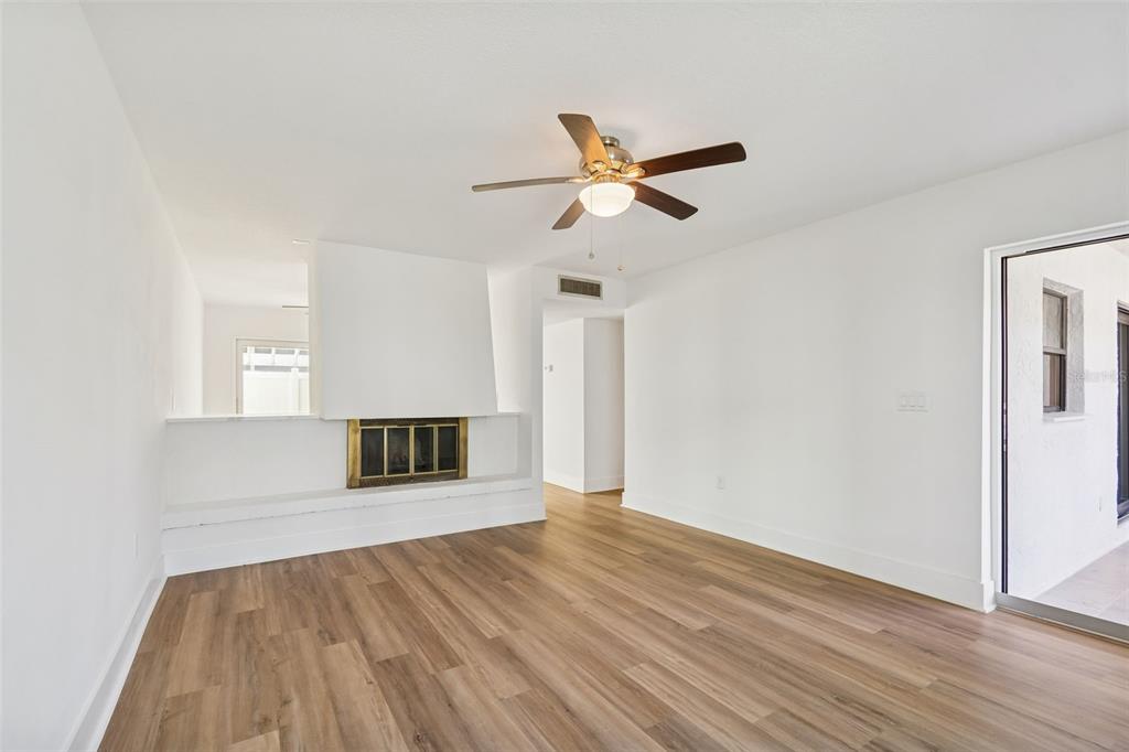 1 WINDRUSH BOULEVARD UNIT 23, INDIAN ROCKS BEACH, FL — photo 5 of 30