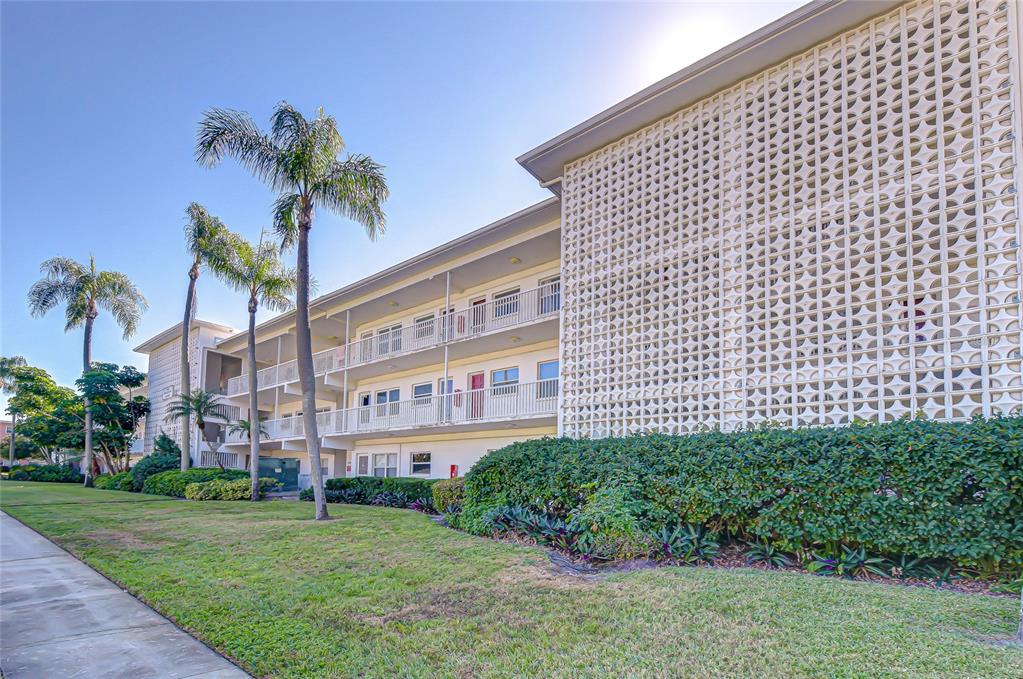 5150 10TH AVENUE N UNIT 211