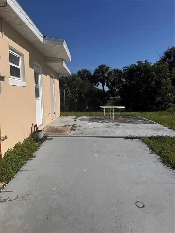21922 HERNANDO AVENUE, PORT CHARLOTTE, FL — photo 4 of 26