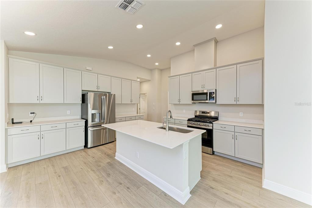 12374 OAK  HILL WAY, PARRISH, FL — photo 2 of 28