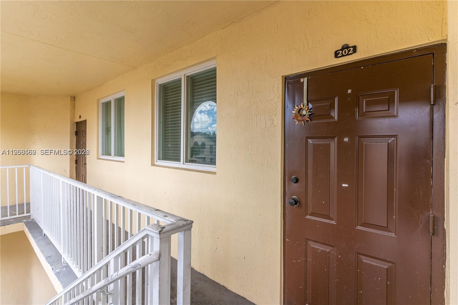 HOMESTEAD, FL — photo 3 of 25
