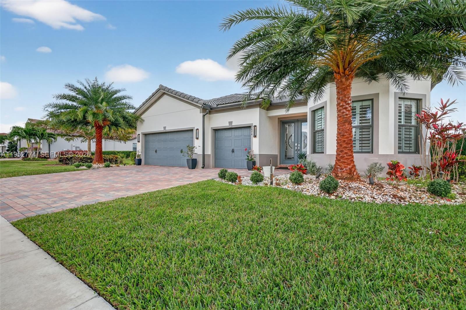 8426 Vaulting Dr, Lake Worth FL 33467