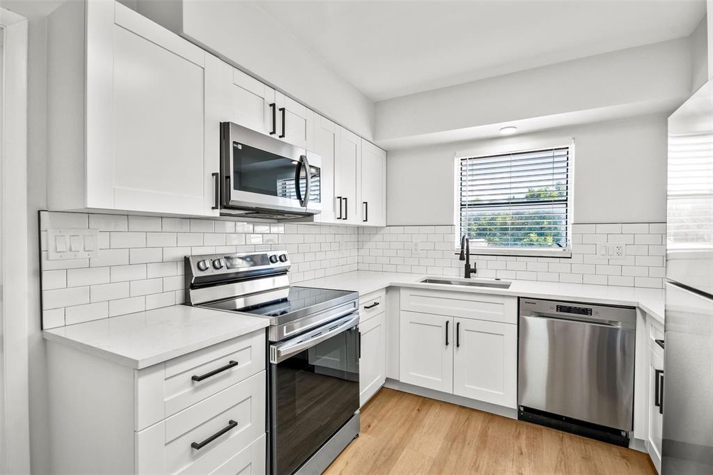 300 S NIMBUS AVENUE UNIT 6