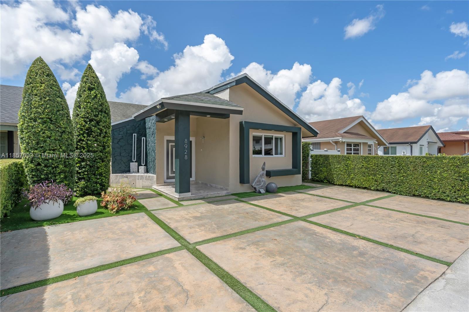 8928 SW 6th St, Miami FL 33174