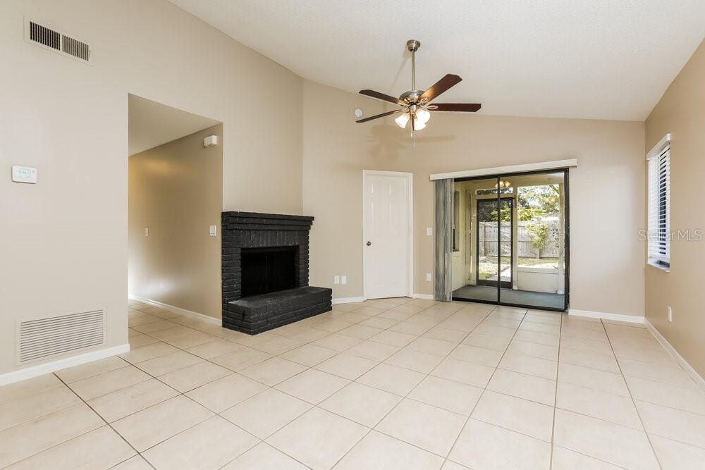 1003 VERNON LOOP, OVIEDO, FL — photo 3 of 16
