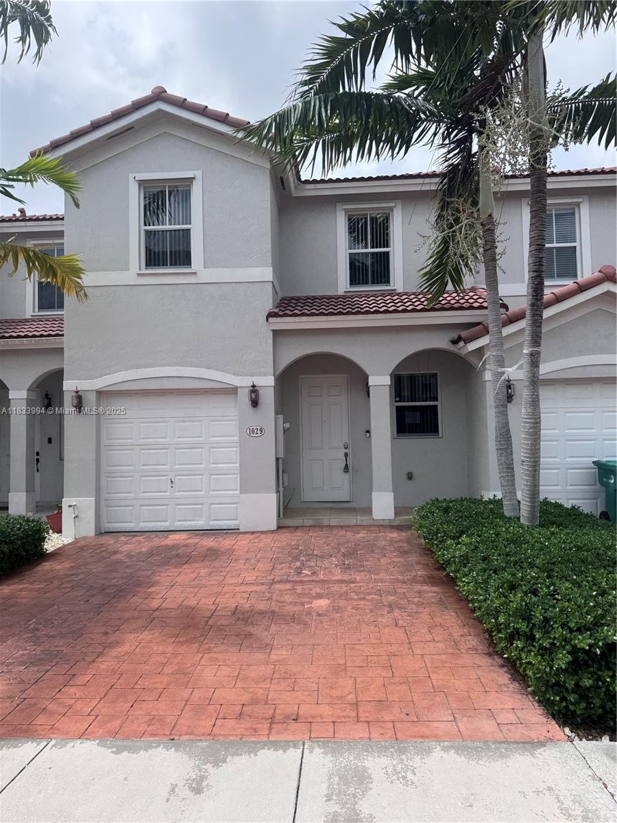 1029 NE 207th Ter, Miami FL 33179