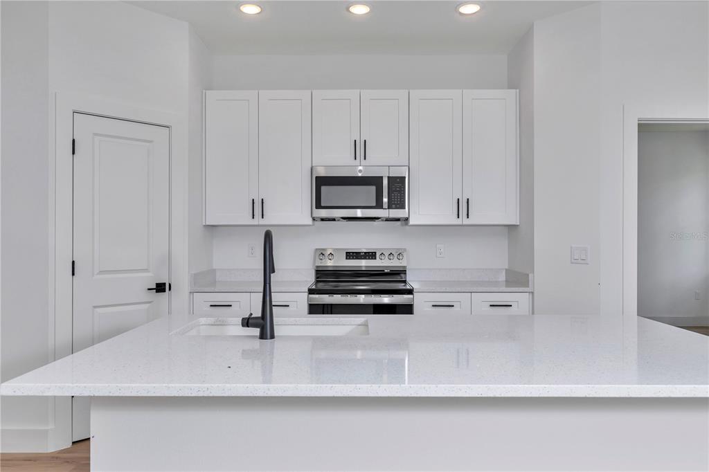 78 FAIRWAY CIRCLE, UMATILLA, FL — photo 5 of 30