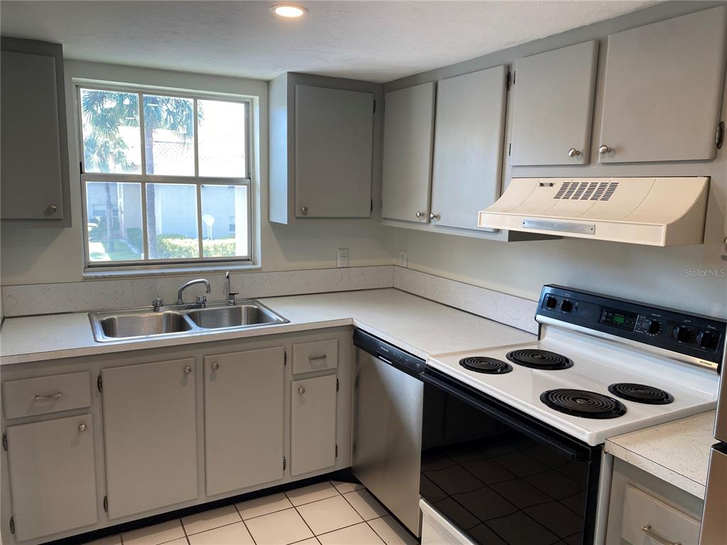 2727 75TH STREET W UNIT 8A14, BRADENTON, FL — photo 4 of 13