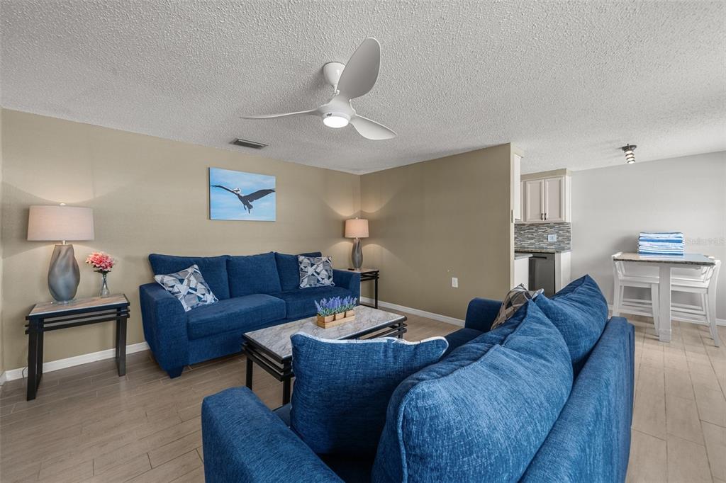 208 PEACOCK LANE, HOLMES BEACH, FL — photo 4 of 30