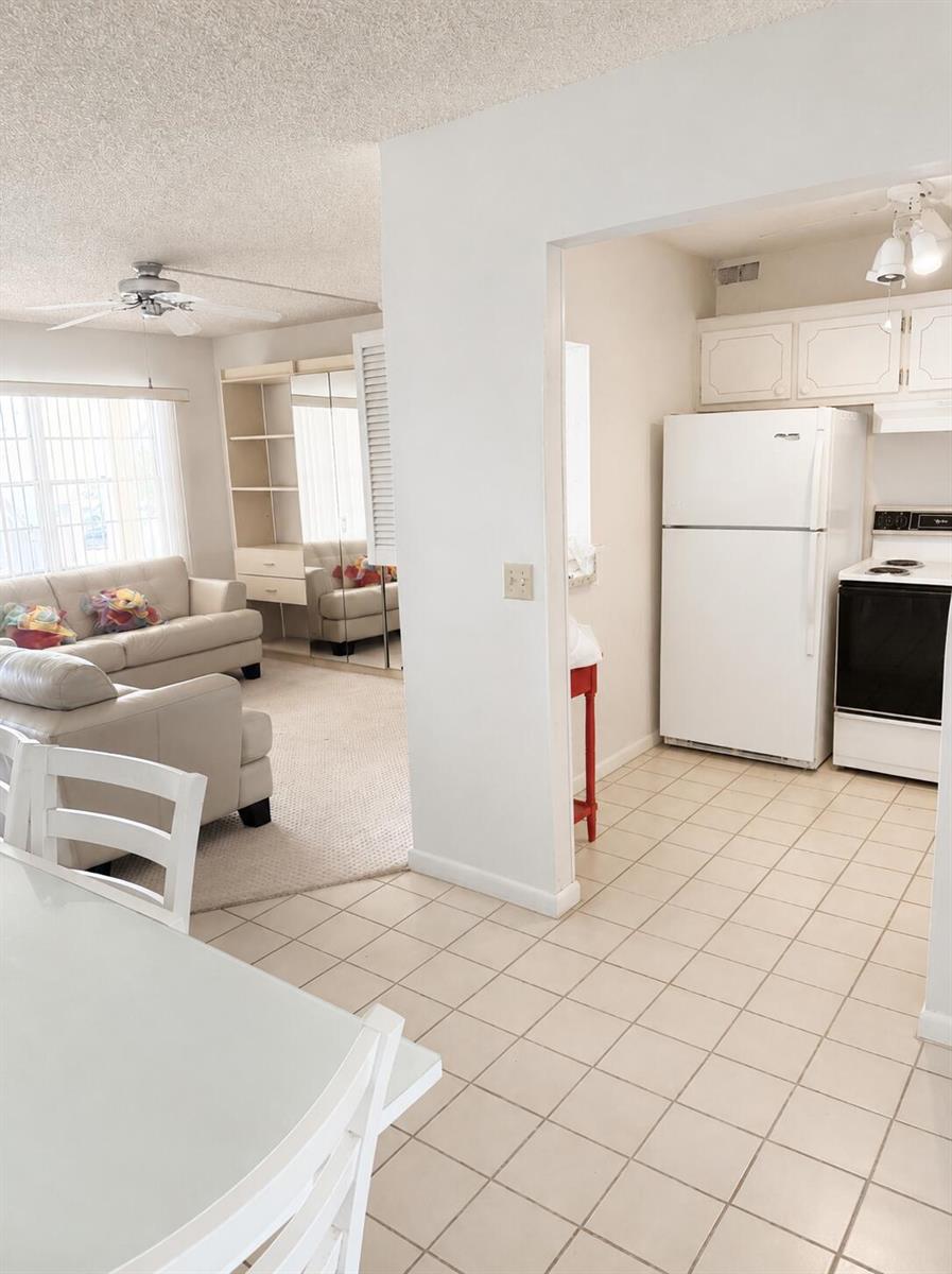 227 Dorset F, Boca Raton FL 33434