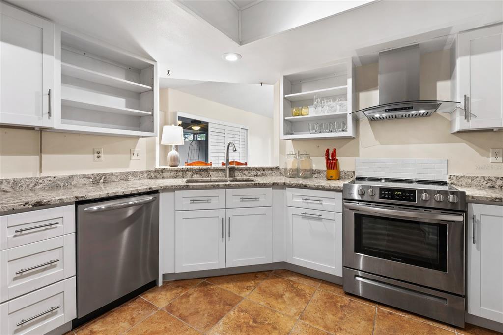 4096 CENTER POINTE PLACE UNIT 20B, SARASOTA, FL — photo 4 of 27