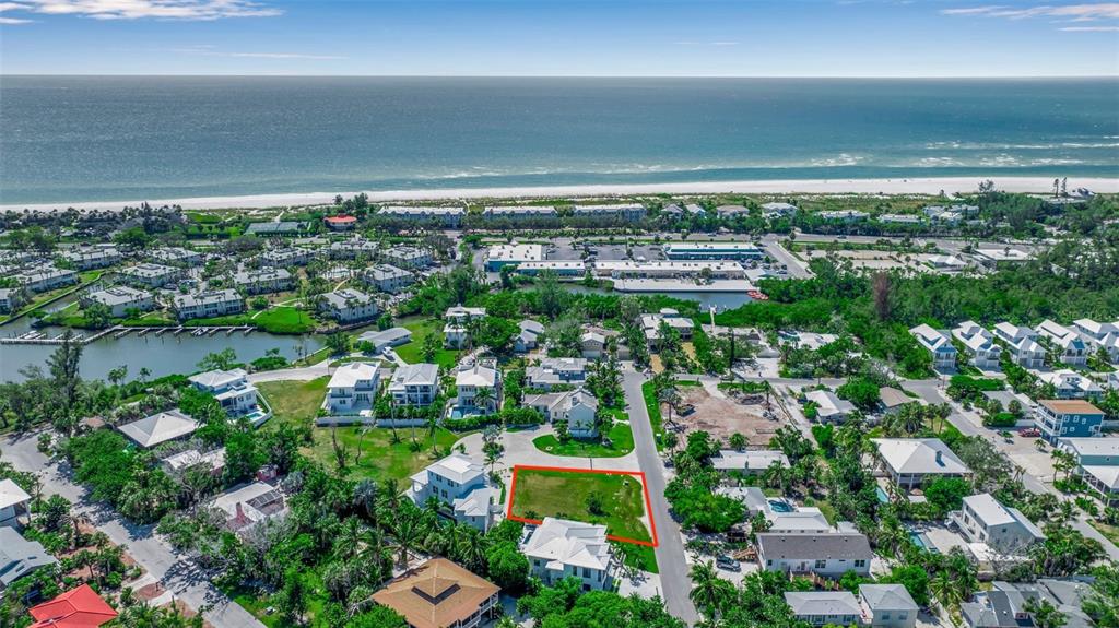 610 HIBISCUS WAY, LONGBOAT KEY, FL — photo 2 of 9