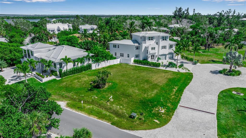 610 HIBISCUS WAY, LONGBOAT KEY, FL — photo 4 of 9