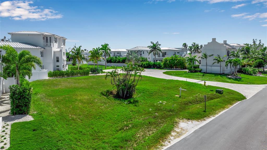 610 HIBISCUS WAY, LONGBOAT KEY, FL — photo 5 of 9