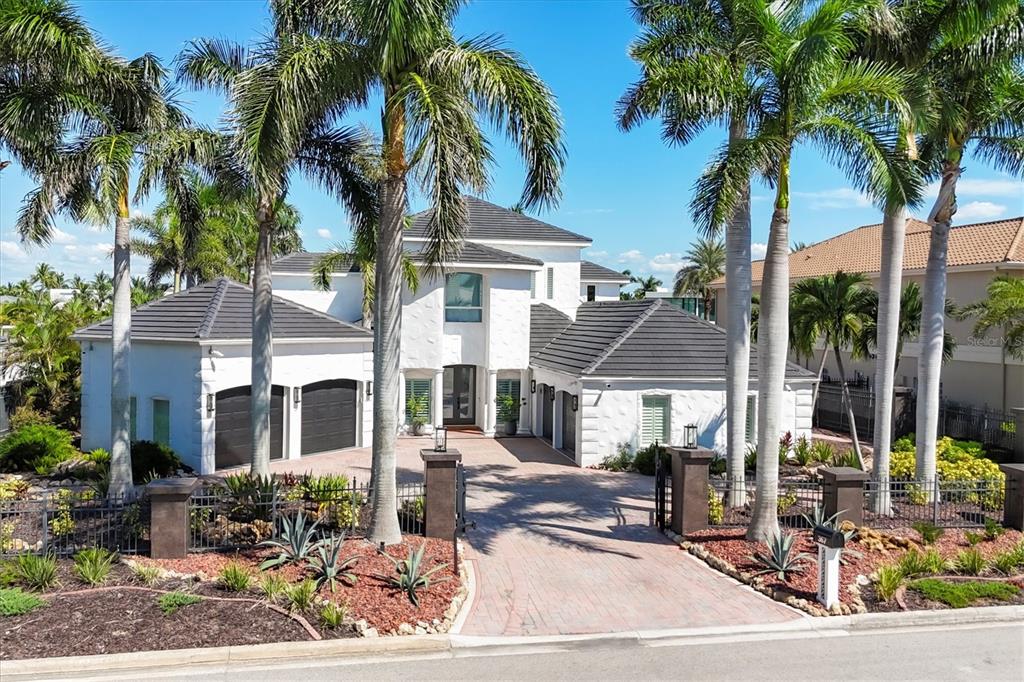 367 W ROYAL FLAMINGO DRIVE