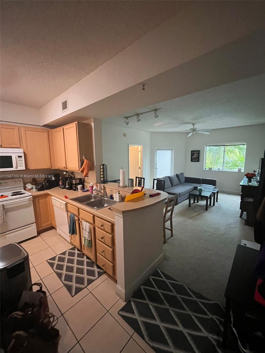 6001 SW 70th St # 330, South Miami FL 33143