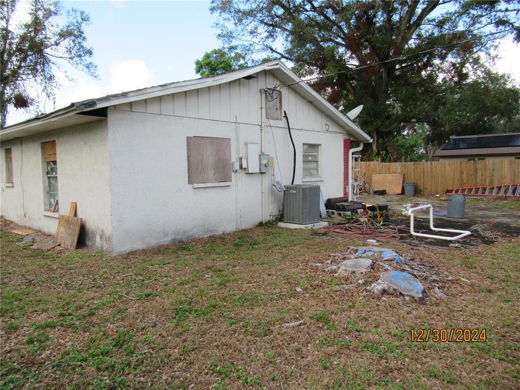 1814 6TH AVENUE E, BRADENTON, FL — photo 3 of 9