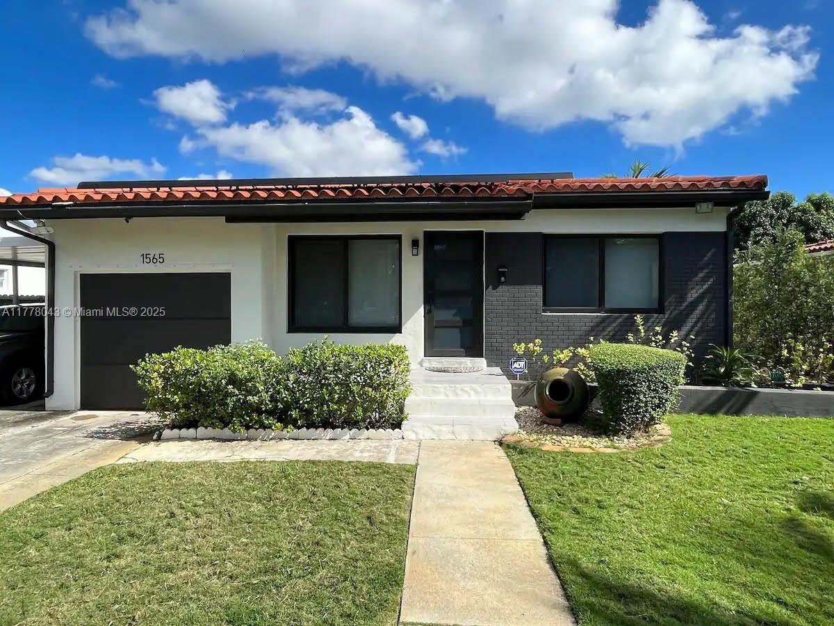 1565 NW 30th Ave, Miami FL 33125