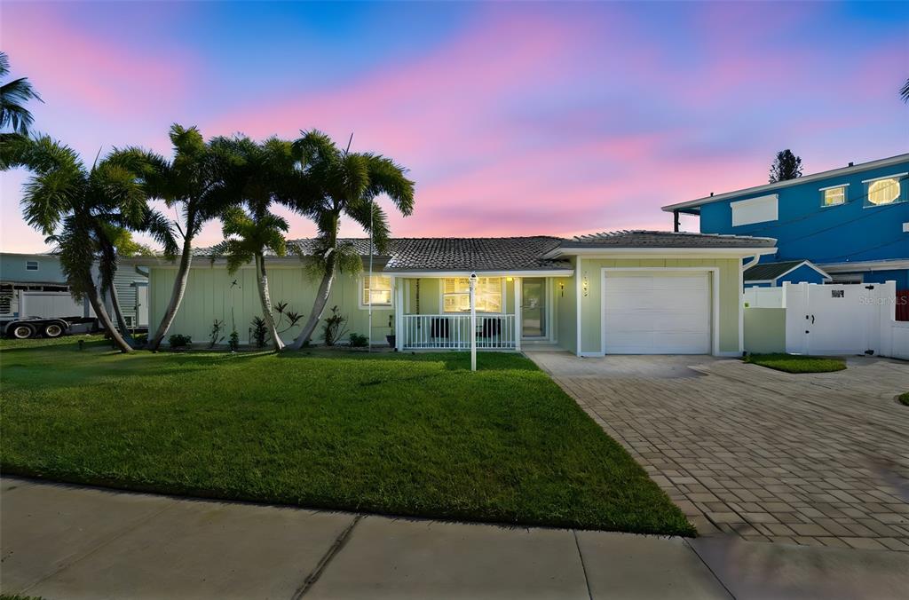 15302 HARBOR DRIVE, MADEIRA BEACH, FL — photo 2 of 30