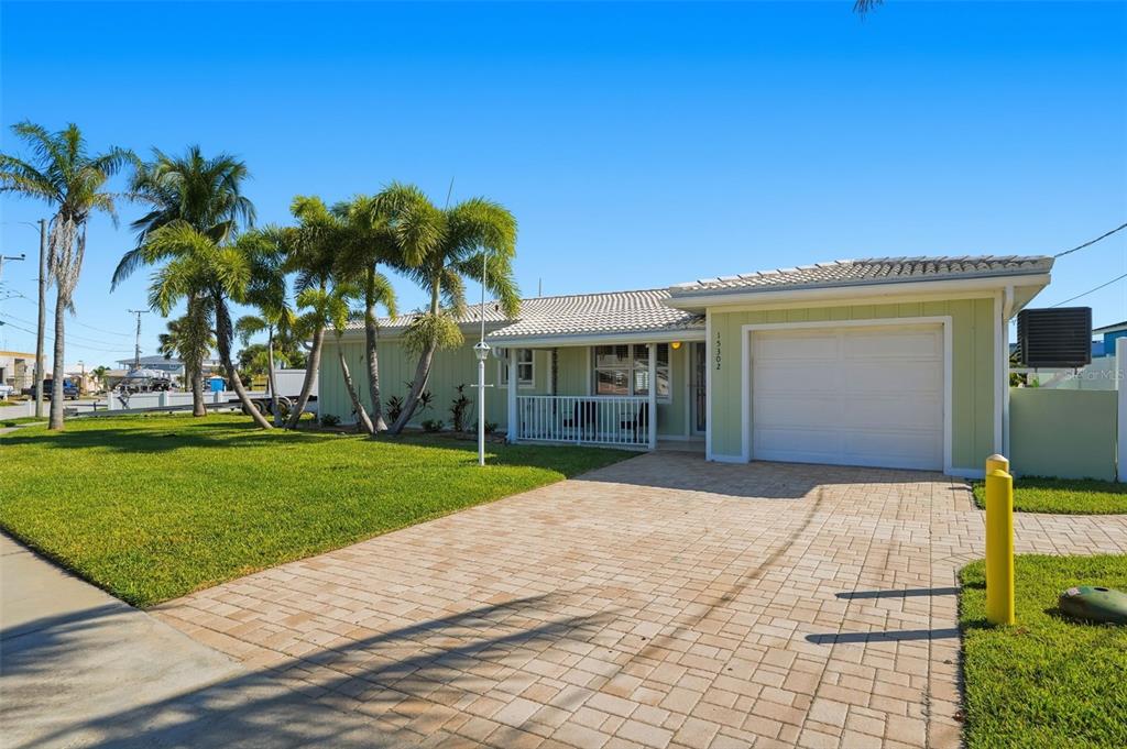 15302 HARBOR DRIVE, MADEIRA BEACH, FL — photo 3 of 30