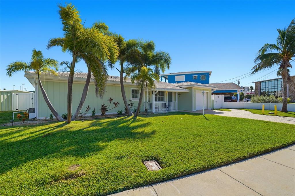 15302 HARBOR DRIVE, MADEIRA BEACH, FL — photo 4 of 30