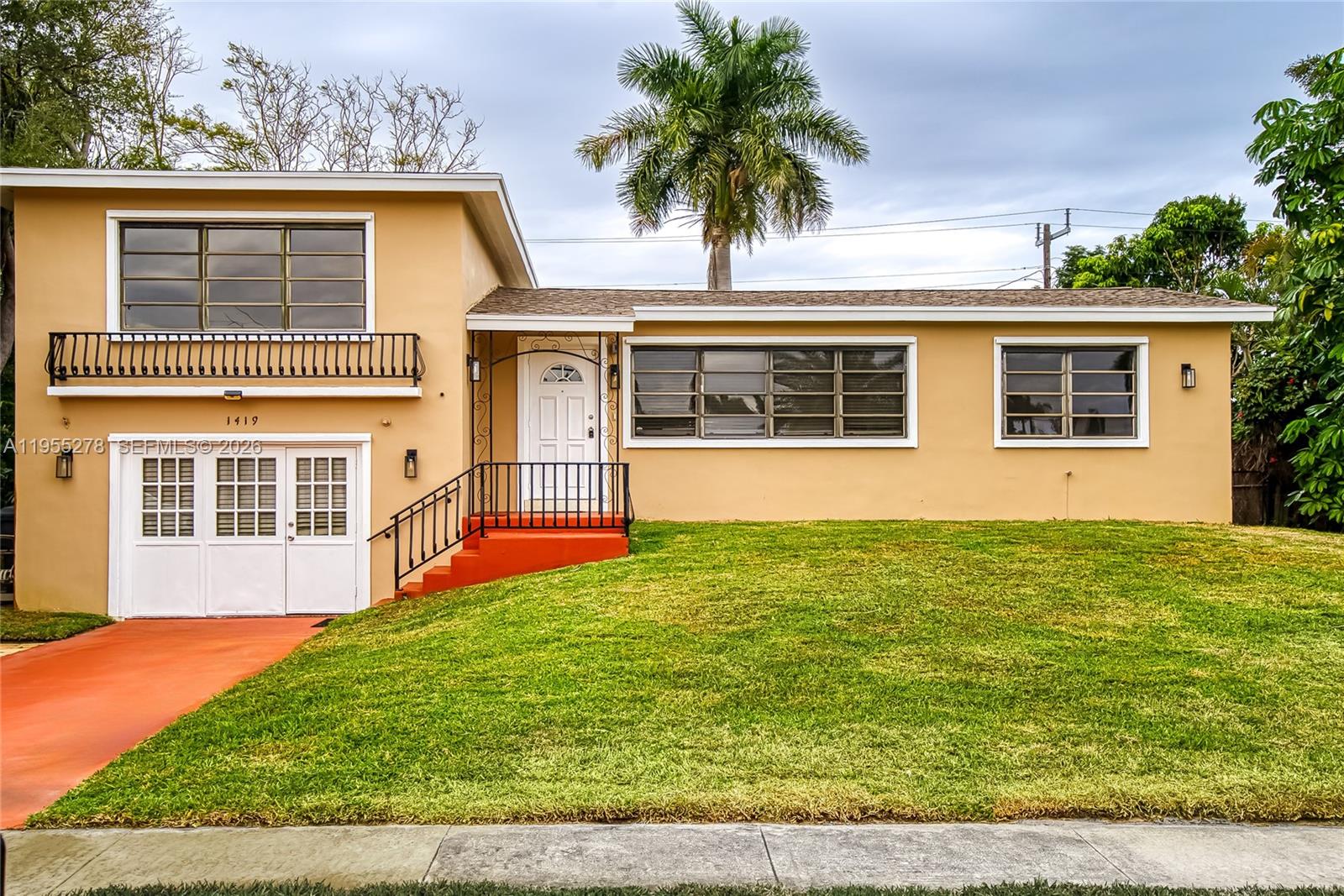 1419 Crest Dr, Lake Worth FL 33461