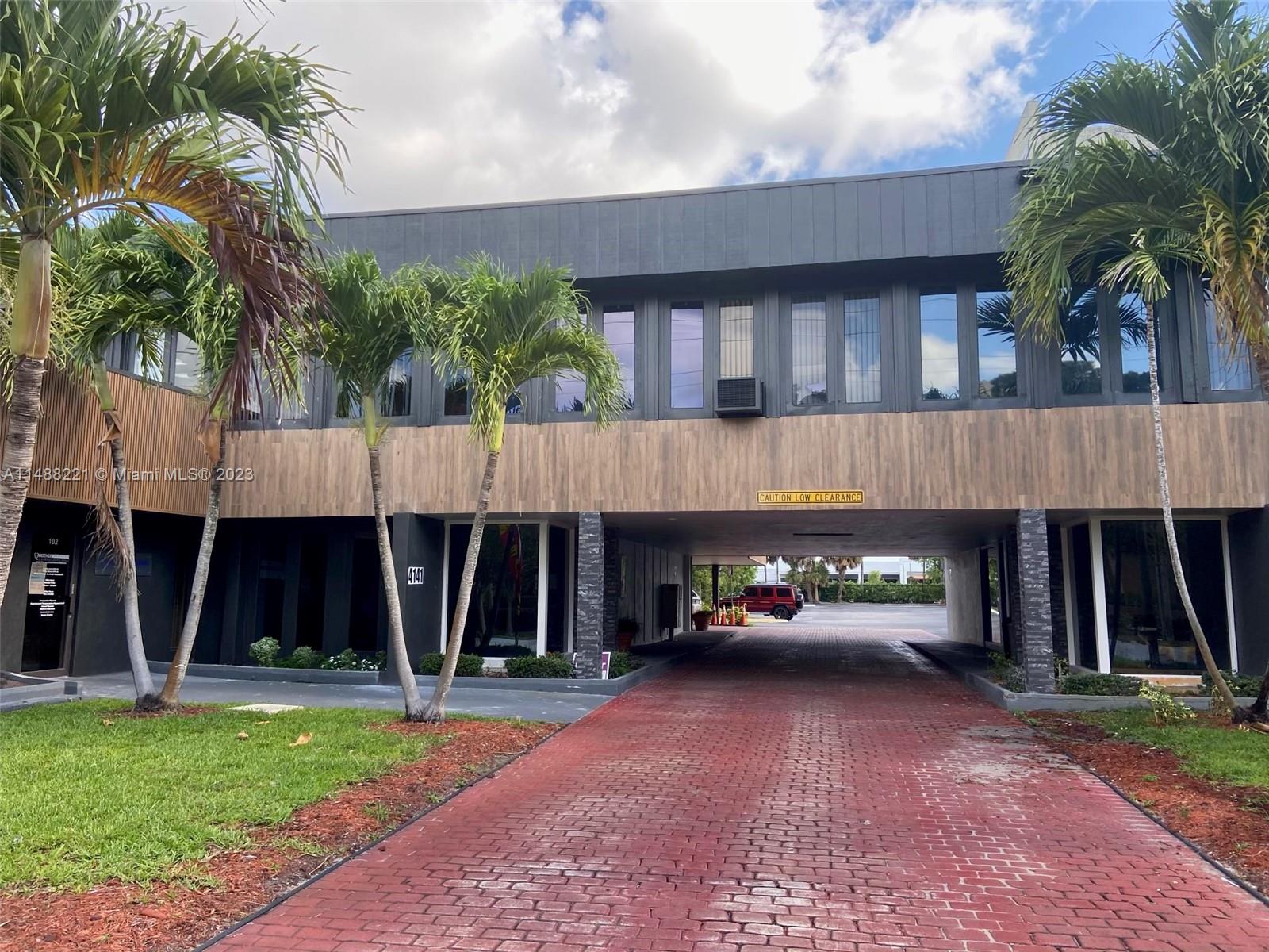 4121 NW 5th St # 207, Plantation FL 33317