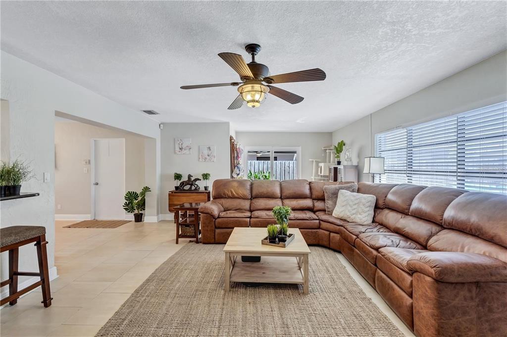 8532 KUMQUAT AVENUE, SEMINOLE, FL — photo 3 of 30