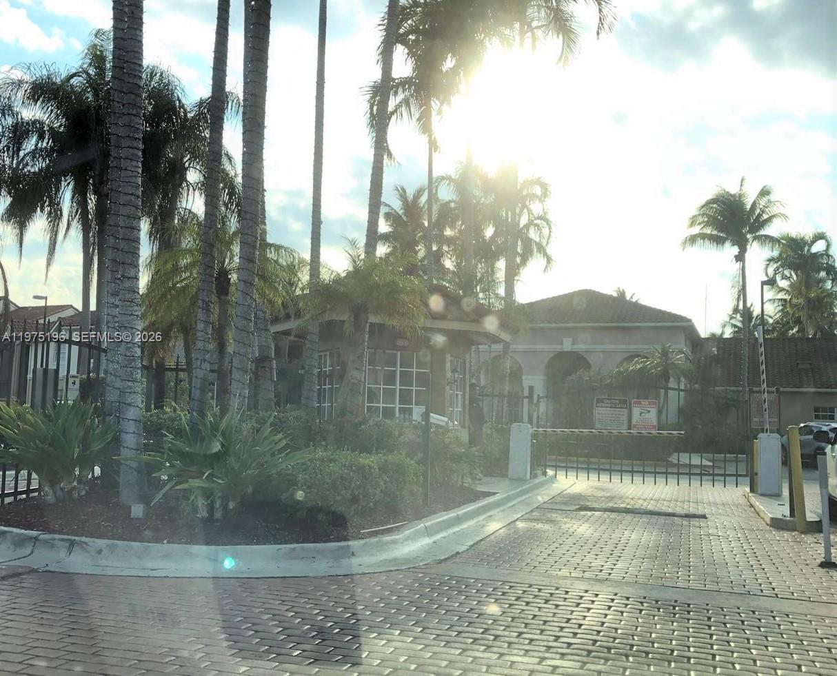 HIALEAH, FL — photo 3 of 17
