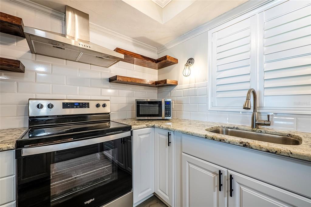 620 EDGEWATER DRIVES UNIT 103, DUNEDIN, FL — photo 4 of 26