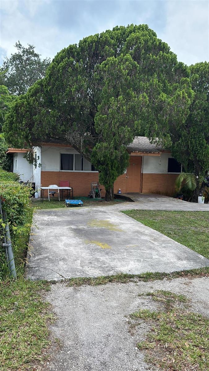 3760 Oak Ave, Miami FL 33133