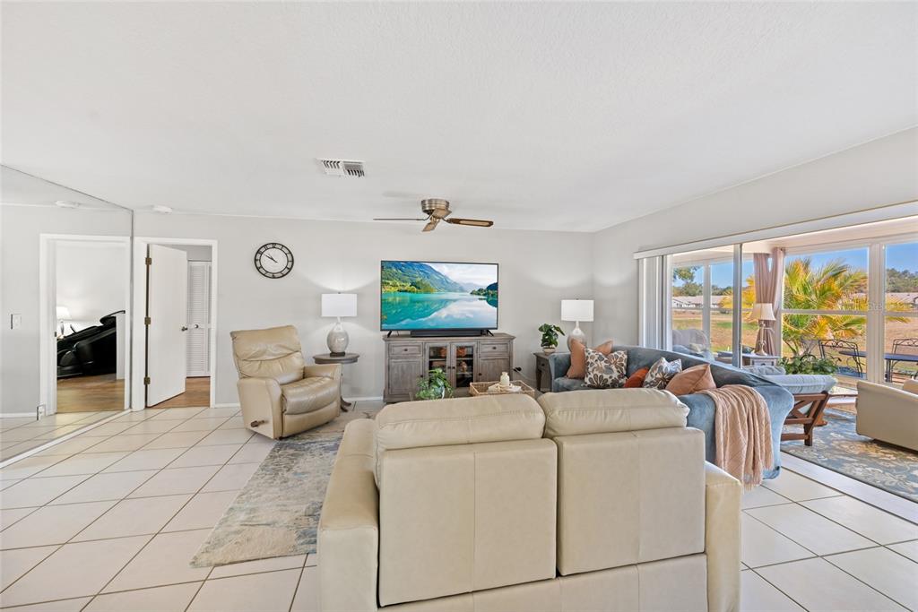 3519 E LINKS COURT