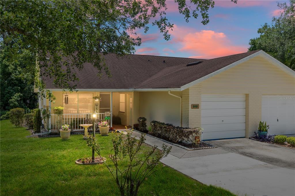 910 W PENN HILLS COURT