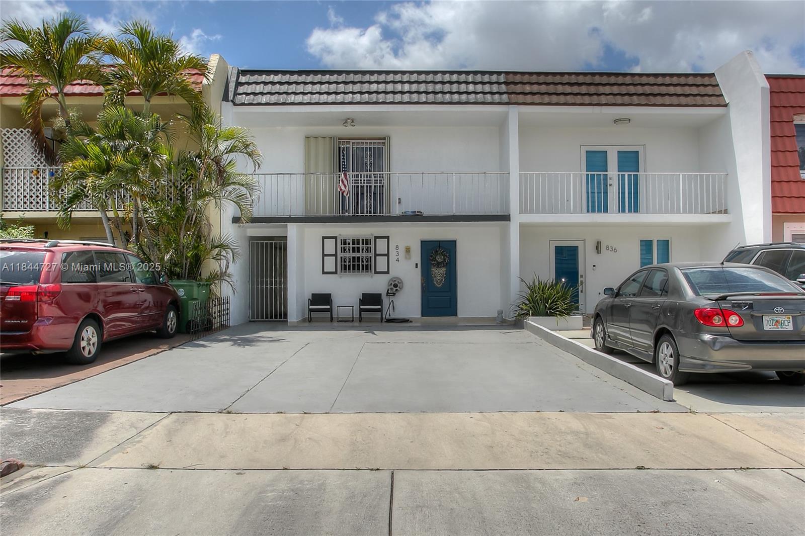 834 W 80th Pl, Hialeah FL 33014