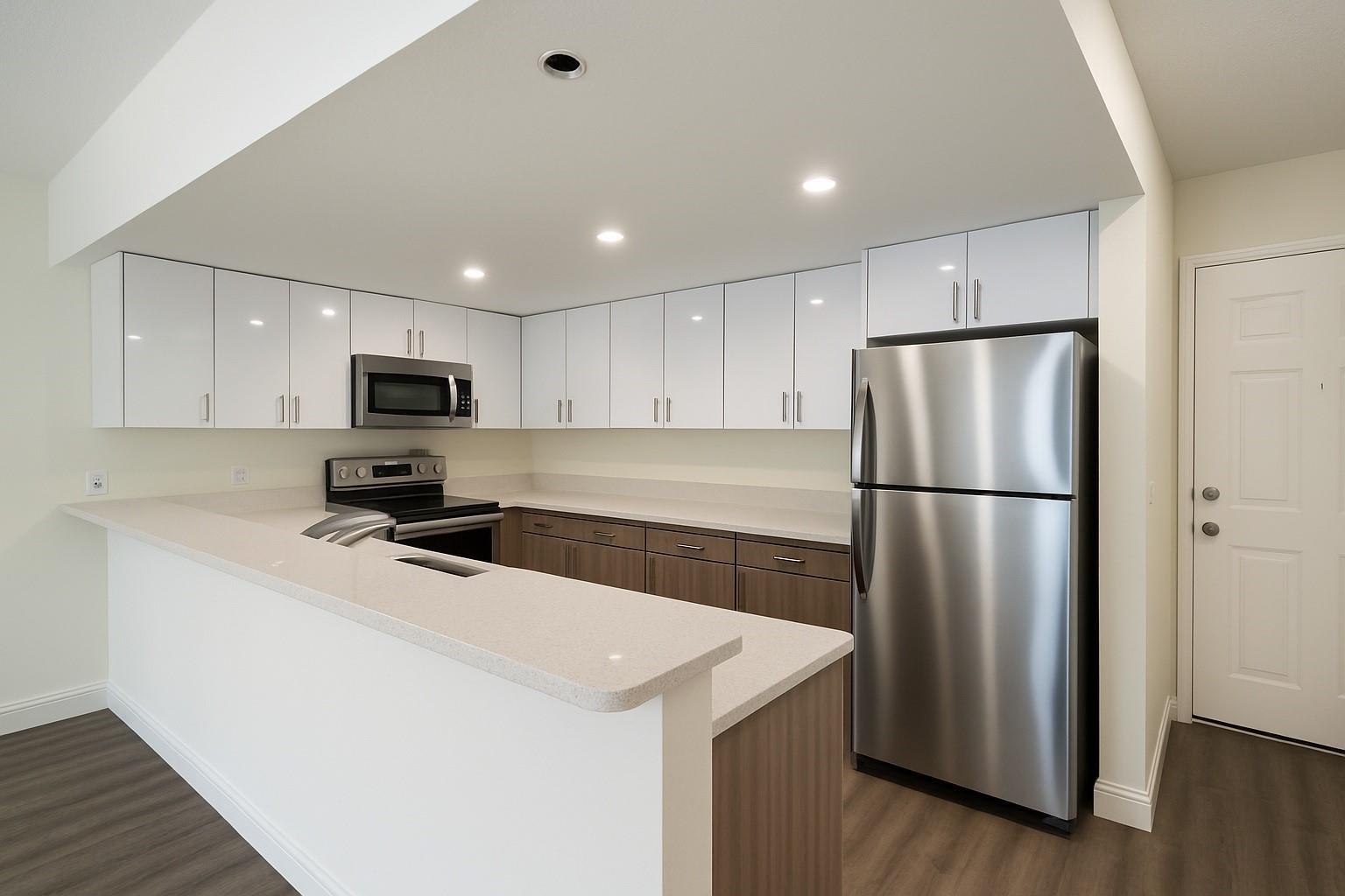 18335 NW 68 Avenue # 318, Hialeah FL 33015