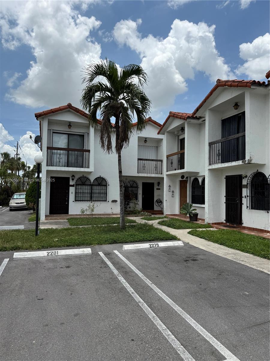 2289 W 52nd St # 3, Hialeah FL 33016