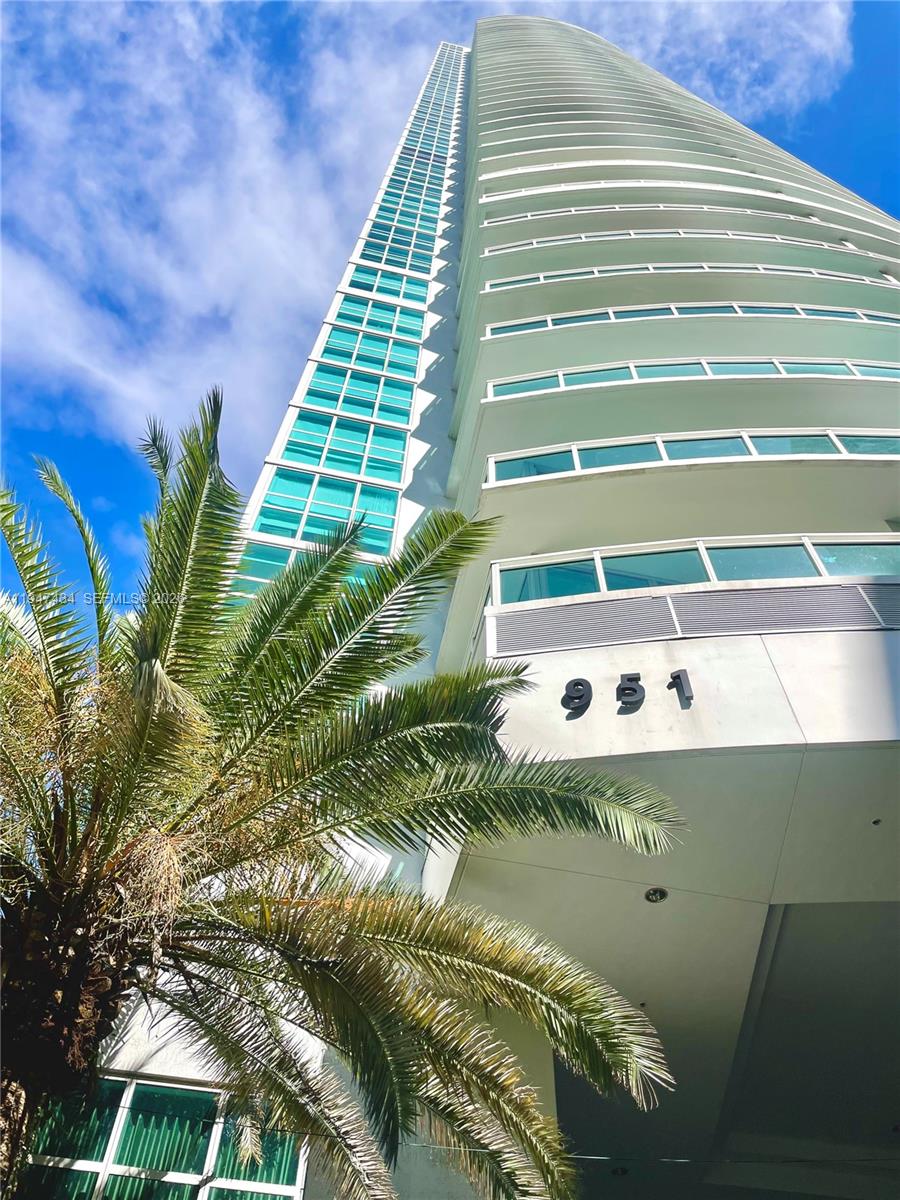 951 Brickell Ave # 3309, Miami FL 33131